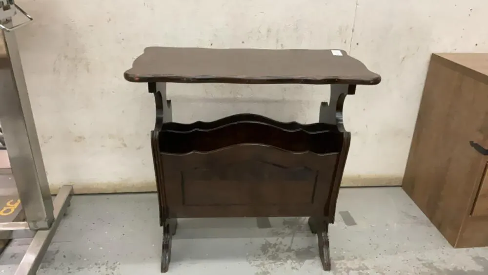 VINTAGE WOODEN MAGAZINE RACK/SIDE TABLE