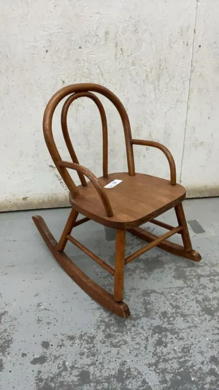 CHILD SIZE VINTAGE ROCKING CHAIR