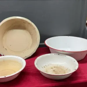 (4) ENAMEL BASINS