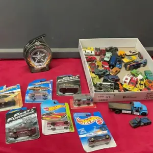 COLLECTION OF HOT WHEEL & OTHER DINKY TOYS