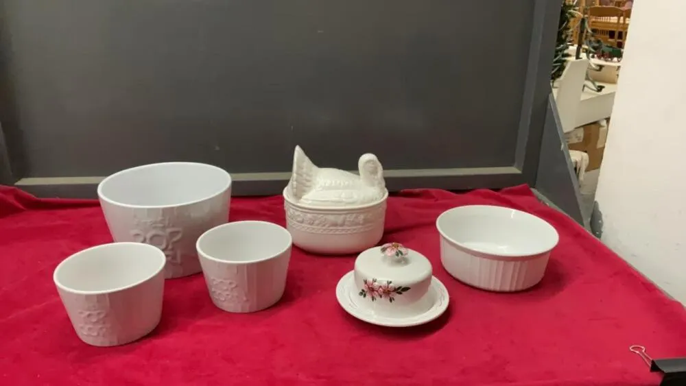 CERAMIC POPCORN BOWL W/ (2) SMALLER BOWLS, TURKERY BISCUIT JAR, BUTTER DISH, CORNING WARE