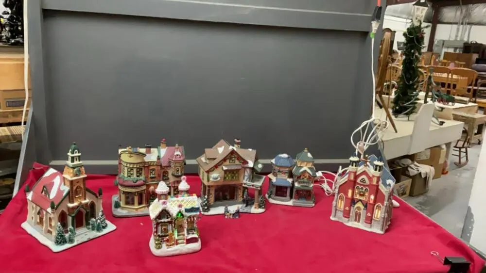 LIGHTED CHRISTMAS VILLAGE. HOUSES