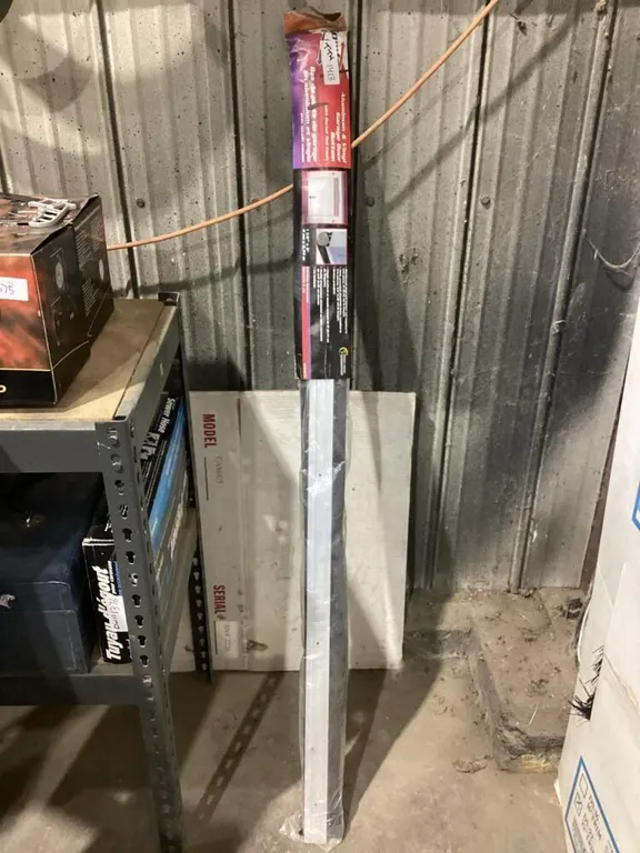 ALUMINUM & VINYL GARAGE DOOR BOTTOM