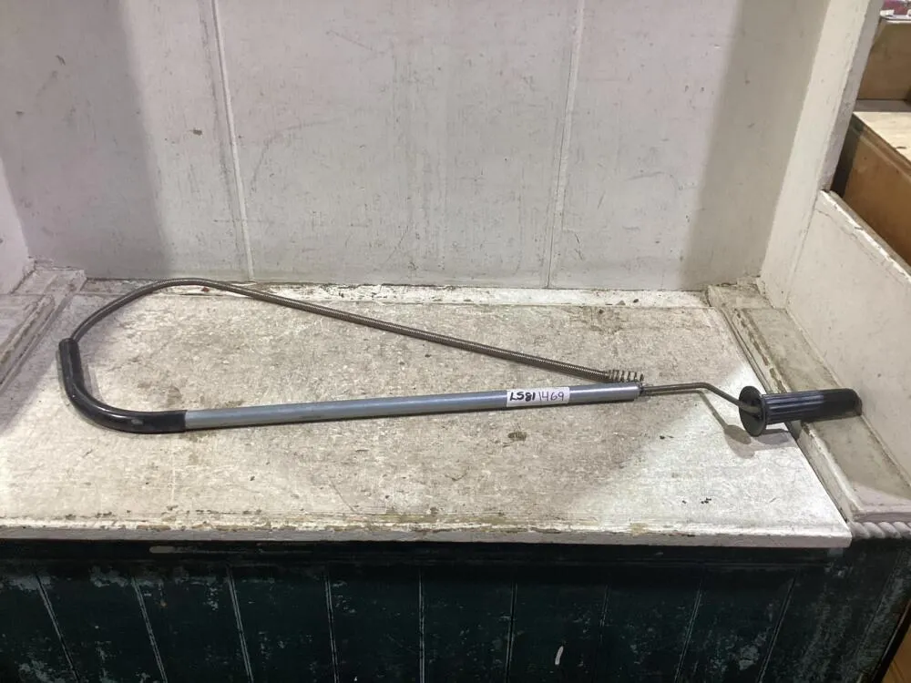 SNAKE HAND CRANK