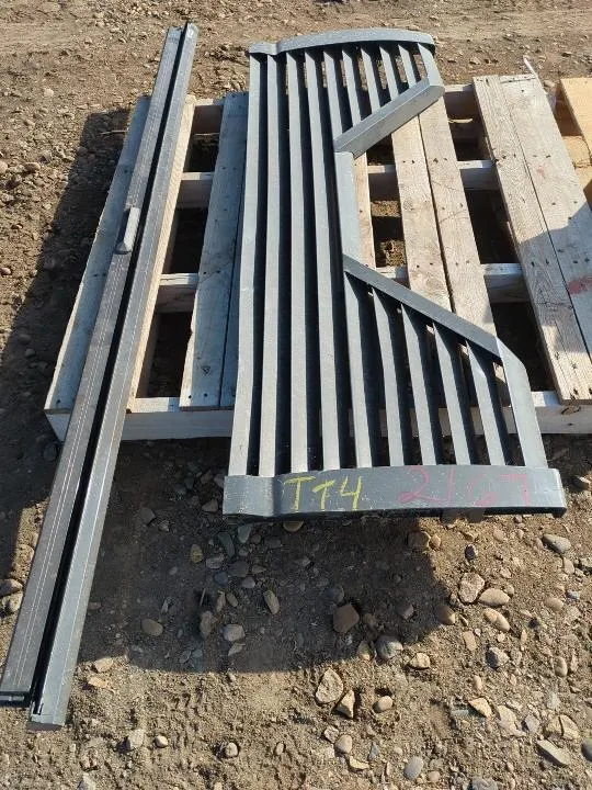 Tail Gate & Retractable Screen