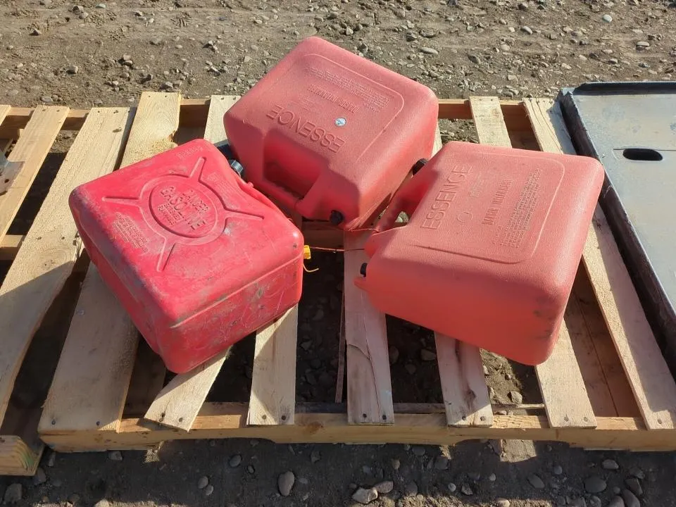 3 Jerry Cans