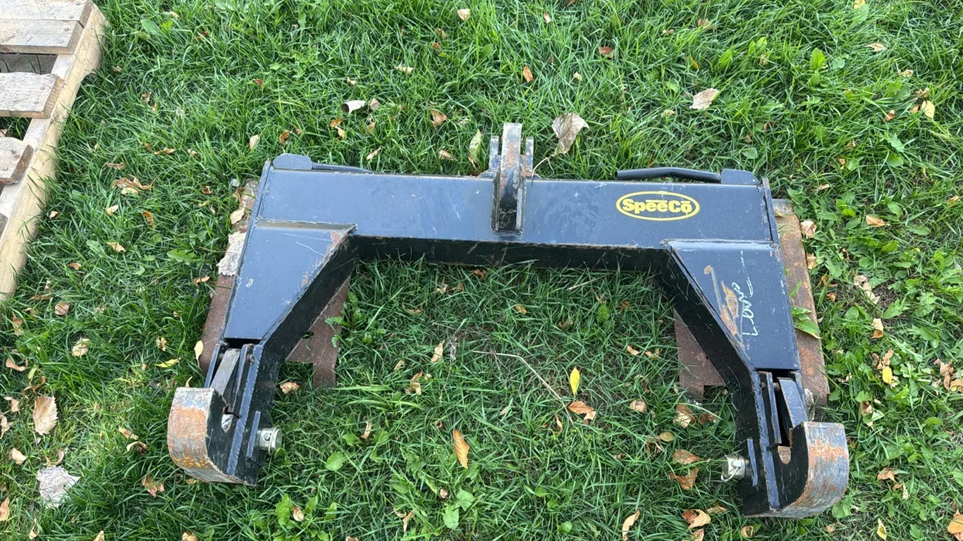 SpeeCo HD 3pt quick hitch w/ skid steer quick attach