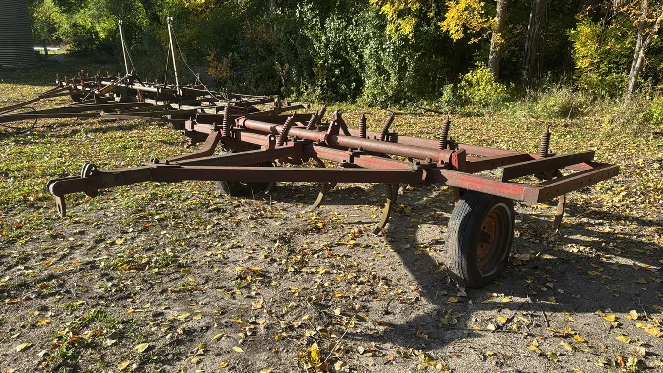 12’ Chisel plow