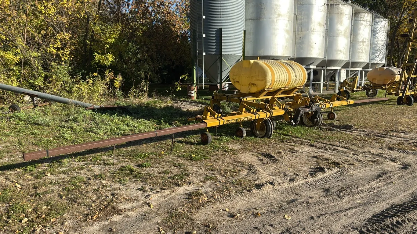 Alloway-Westgo 42’ 3pt band sprayer frame
