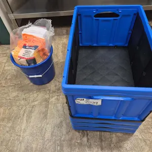 (4) CleverMade Folding Crates w/ Bucket of Towels
 UNRESERVED
