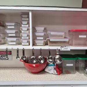 Assorted Food Storage Containers & Kitchenware
 UNRESERVED