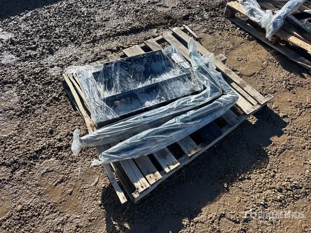 2026 GIYI GY-XHC 35 in Mini Skid Steer Forks (Unused)