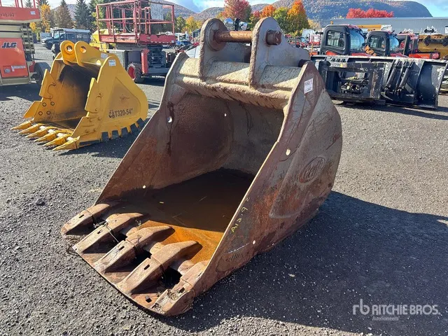 Geith 48 in Excavator Bucket - Fits Komatsu PC400