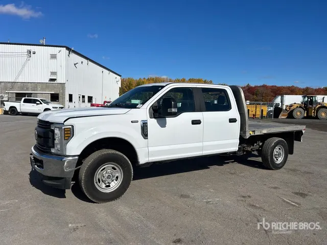 2019 Ford F-250 XL 4x4 Crew Cab Flatbed Truck