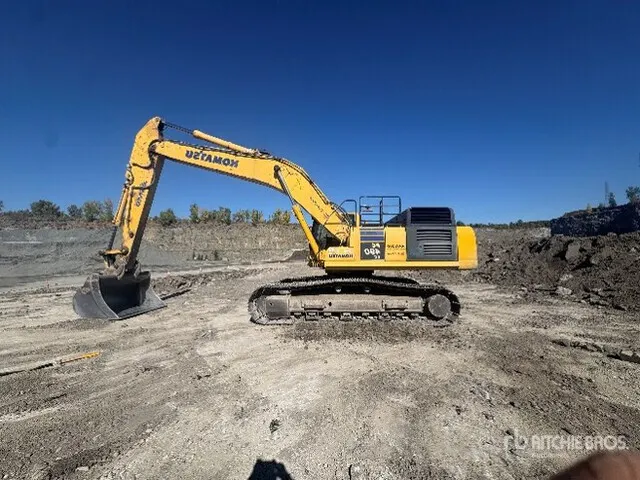 2015 Komatsu PC490LC-10 Tracked Excavator