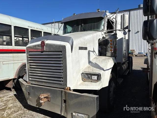 2011 Kenworth T800 6x4 T/A Sleeper Truck Tractor (Inoperable)