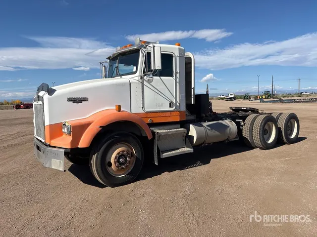 1999 Kenworth T800 6x4 T/A Day Cab Truck Tractor