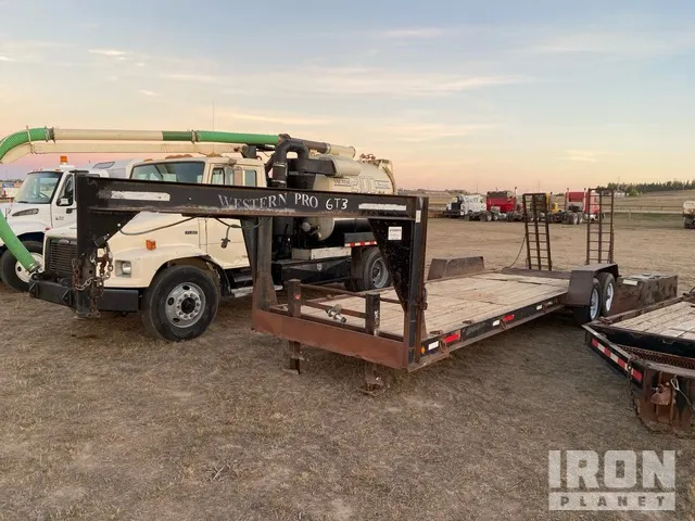 1999 Western Pro 24 ft T/A Gooseneck Equipment Trailer