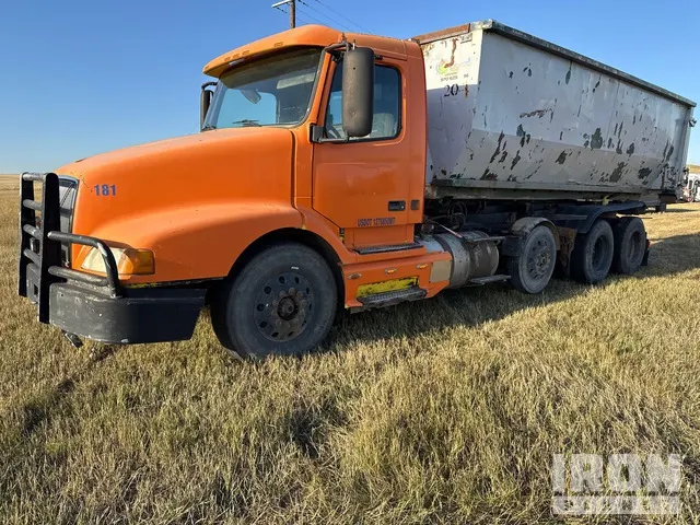 2000 Volvo 8x4 Roll-Off Truck