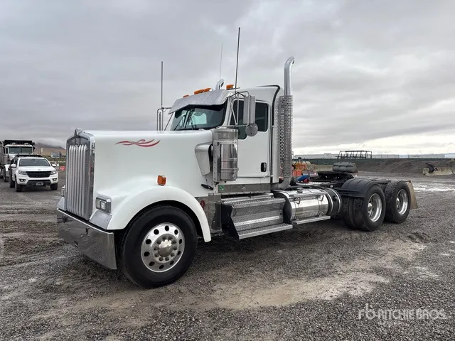 2019 Kenworth W900L 6x4 T/A Day Cab Truck Tractor
