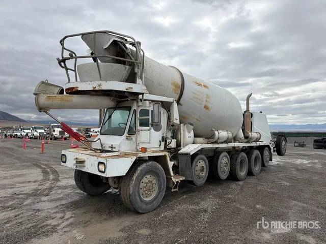 2001 Oshkosh S-2146 14x6 Front Discharge Mixer Truck