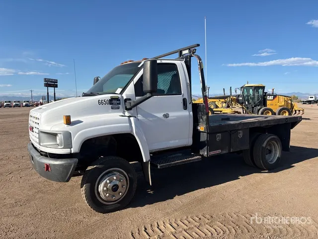 2005 GMC C4500 4x4 Flatbed Truck