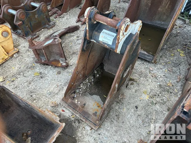 Werk-Brau MNHD18 18 in 0.80 m3 Cleanup Excavator Bucket - Fits Cat 308
