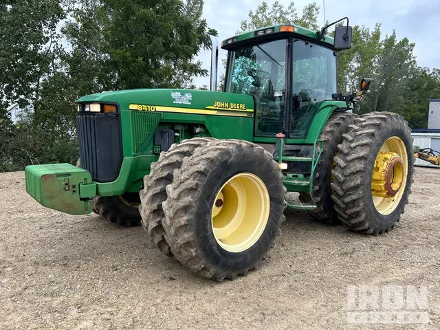 2000 John Deere 8410 4WD Tractor