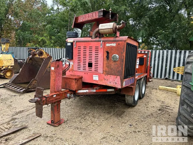 2004 Morbark 2400 Tow-Behind Wood Chipper
