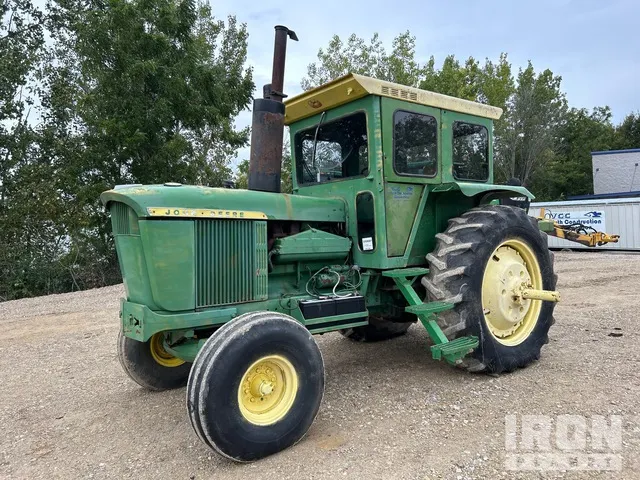 1967 John Deere 5020 2WD Tractor