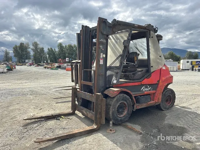 2010 Linde H70D 6000 lb Pneumatic Tire Forklift (Inoperable)