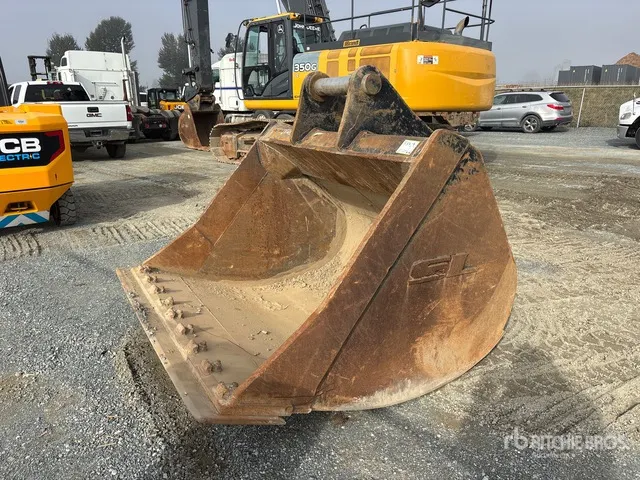 72 in Cleanup Excavator Bucket