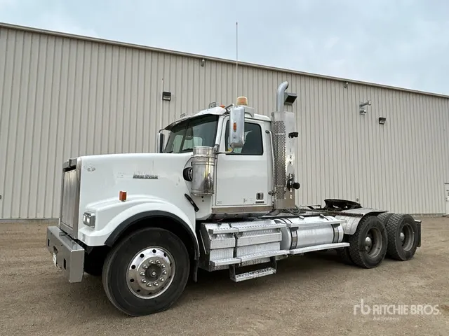 2016 Western Star 4900 6x4 T/A Day Cab Truck Tractor