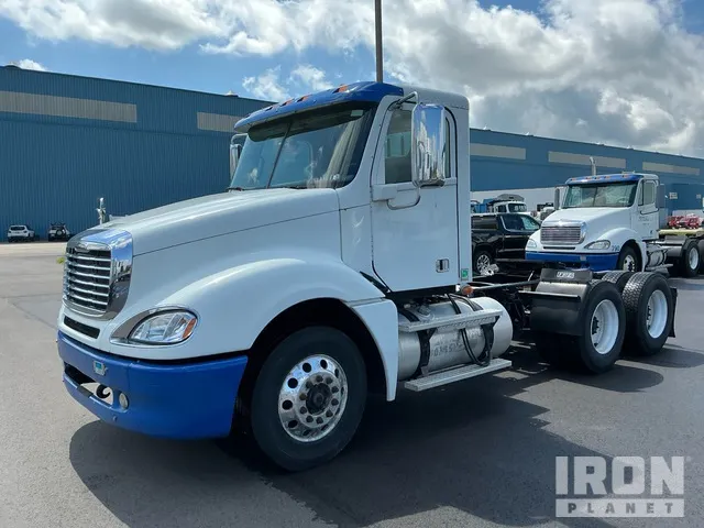 2015 Freightliner Columbia 120 6x4 T/A Day Cab Truck Tractor