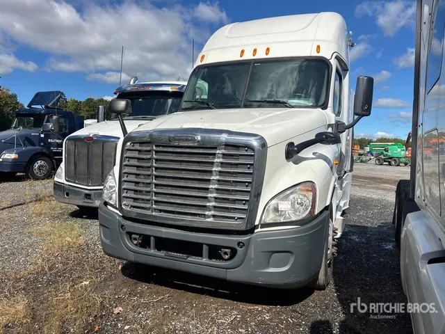 2014 Freightliner Cascadia 125 6x4 T/A Sleeper Truck Tractor (Inoperable)