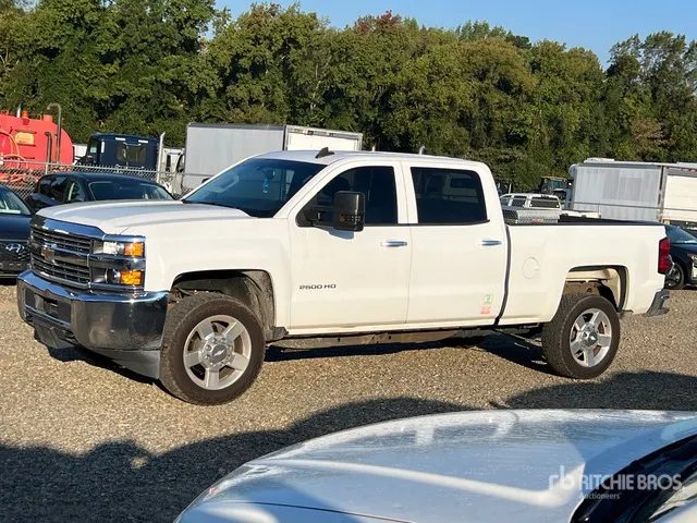 2017 Chevrolet 2500HD 4x4 Crew Cab Pickup