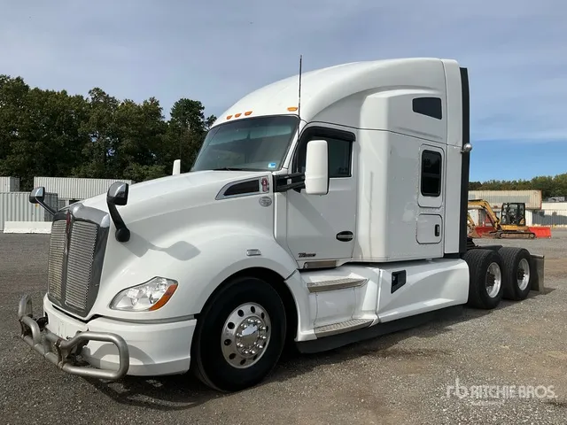 2017 Kenworth T680 T/A Sleeper Truck Tractor