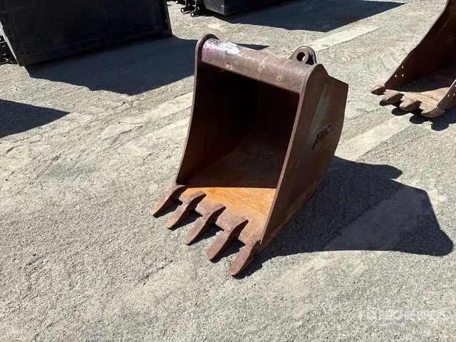 24 in Digging Excavator Bucket