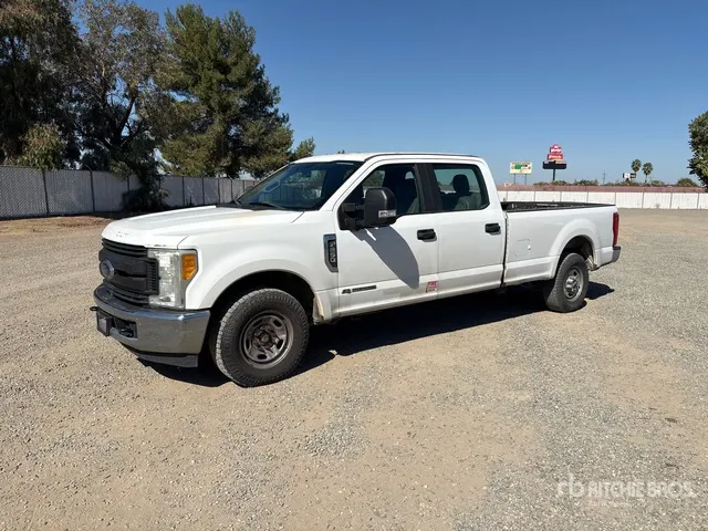 2017 Ford F-250 XL 4x2 Crew Cab Pickup
