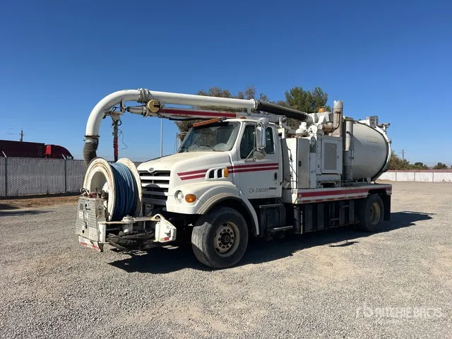 Vac-Con V350SHA on 2001 Sterling L7501 4x2 Vacuum Tanker Truck