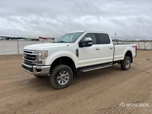 2022 Ford F-350 Lariat 4x4 Crew Cab Pickup
