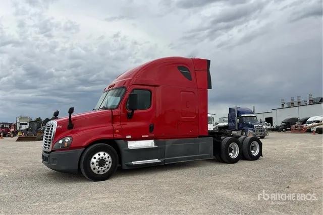 2018 Freightliner Cascadia 125 6x4 T/A Sleeper Truck Tractor