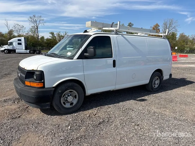 2017 Chevrolet Express 2500 Cargo Van
