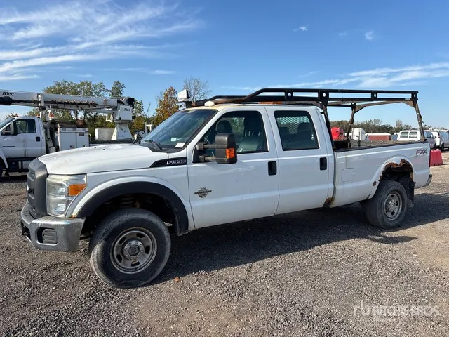 2012 Ford F-350 4x4 Crew Cab Pickup