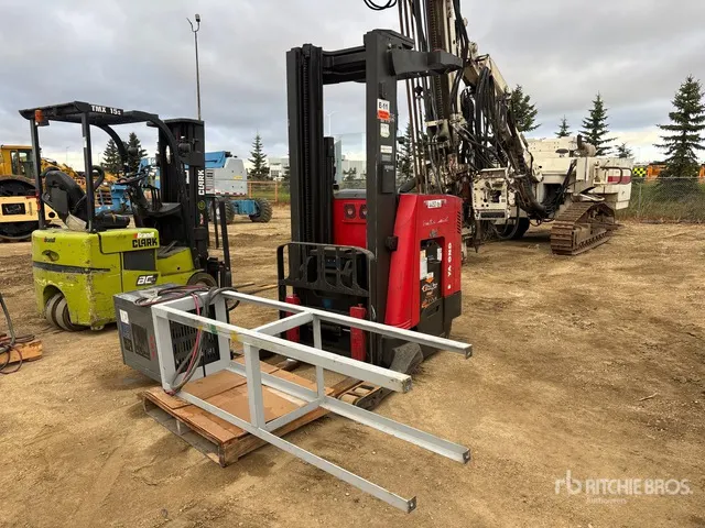2010 Raymond 740 R45TT 4500 lb Reach Truck