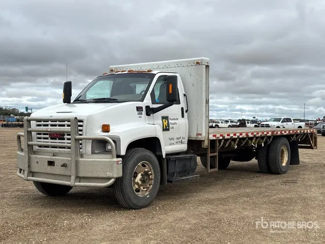 2007 GMC C7500 4x2 Flatbed Truck