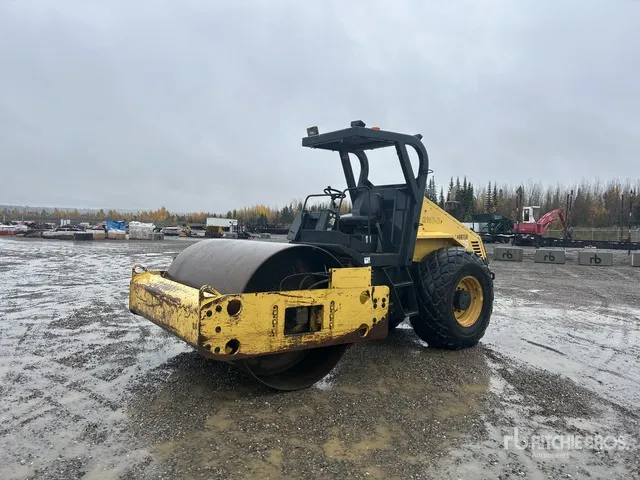 2002 Bomag BW-211D-3 Smooth Drum Compactor