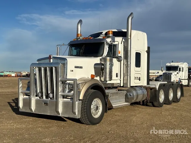 2018 Kenworth W900 8x6 Tri/A Sleeper Truck Tractor