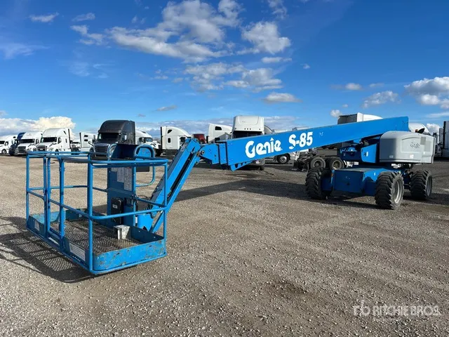 2015 Genie S-85 4WD Diesel Telescopic Boom Lift