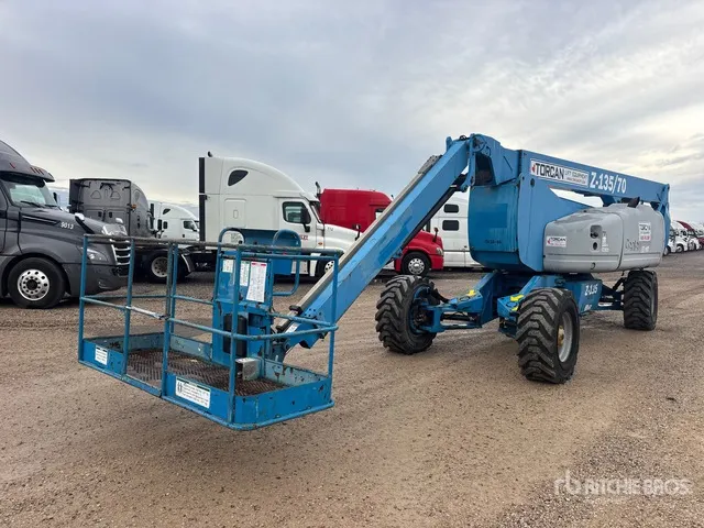 2010 Genie Z-135/70 4WD Diesel Articulating Boom Lift